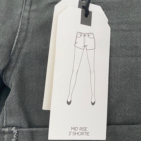 Vanilla Star Olive Green Mid-Rise 3” Embroidered Shorts Size 13 - Picture 10 of 11